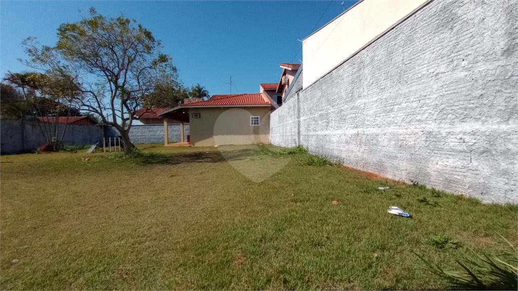 Casa à venda com 2 suítes em Vila Nastri, Itapetininga, SP