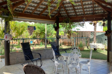Casa à venda com 4 quartos, sendo 3 suítes, no condomínio Terras de Mont Serrat, Salto - SP