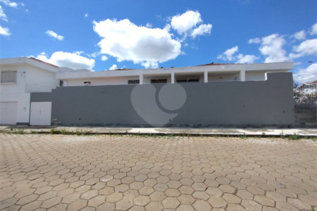 Casa à venda ou para alugar com 4 quartos, sendo 3 suítes,  no Centro, Itapetininga, SP