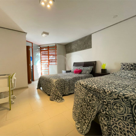 Sobrado à venda com 4 quartos, sendo 3 suítes, em Alto da Lapa, São Paulo, SP