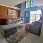 Casa à venda com 3 quartos, sendo 1 suíte,  em Recreio Maristela, Atibaia, SP