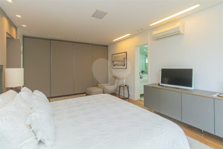 Apartamento à venda com 3 quartos, sendo 2 suítes, em Vila Nova Conceição, São Paulo, SP
