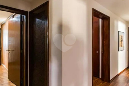 Apartamento à venda com 4 quartos, sendo 3 suítes, em Vila Andrade, São Paulo, SP