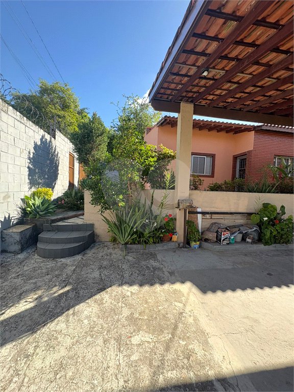 Casa Térrea à venda com 3 quartos em Vila Áurea, Poá, SP