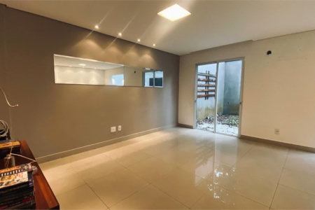 Casa à venda com 3 suítes no condomínio Vilas 2, São Paulo - SP