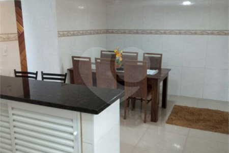Casa à venda com 3 quartos em Sítio São José, Suzano, SP