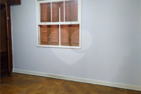 Sobrado à venda com 3 quartos em Vila Cordeiro, São Paulo, SP