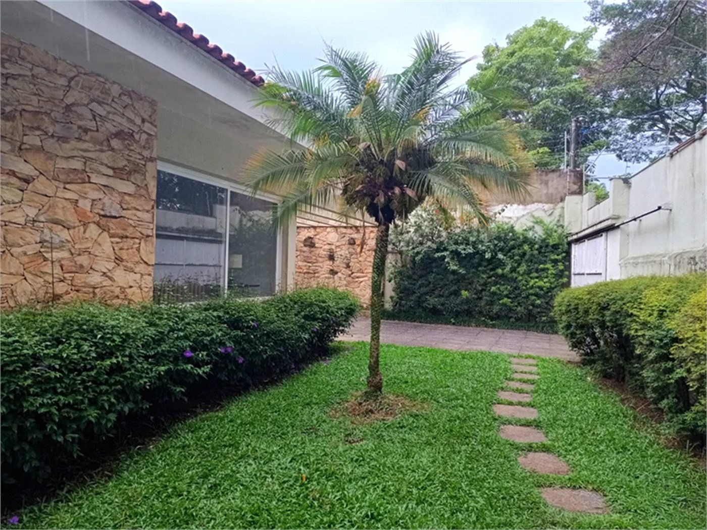 Casa Térrea à venda com 4 quartos, sendo 3 suítes, em Jardim Morumbi, São Paulo, SP