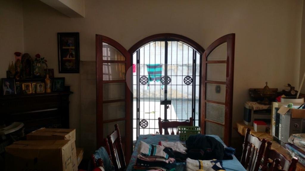 Sobrado à venda com 4 quartos, sendo 1 suíte, em Vila Vitório Mazzei, São Paulo, SP