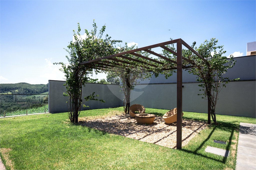 Casa à venda ou para alugar com 4 suítes no condomínio Campo de Toscana, Vinhedo - SP