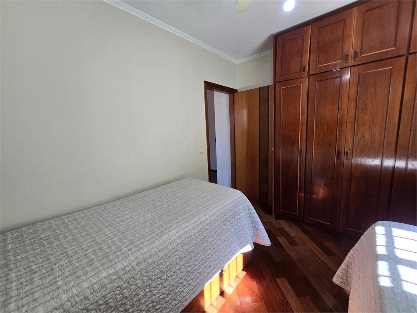 Sobrado à venda com 4 quartos, sendo 1 suíte,  em Vila Jaguara, São Paulo, SP