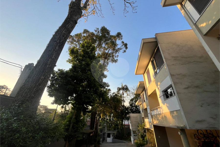 Casa à venda com 3 suítes no condomínio Domus, São Paulo - SP