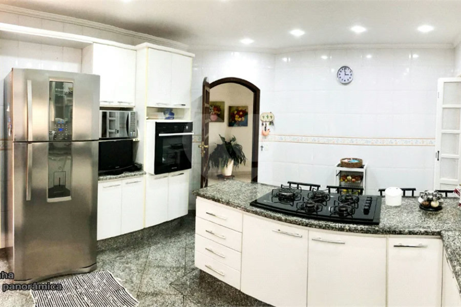 Sobrado à venda com 4 suítes em Tremembé, São Paulo, SP