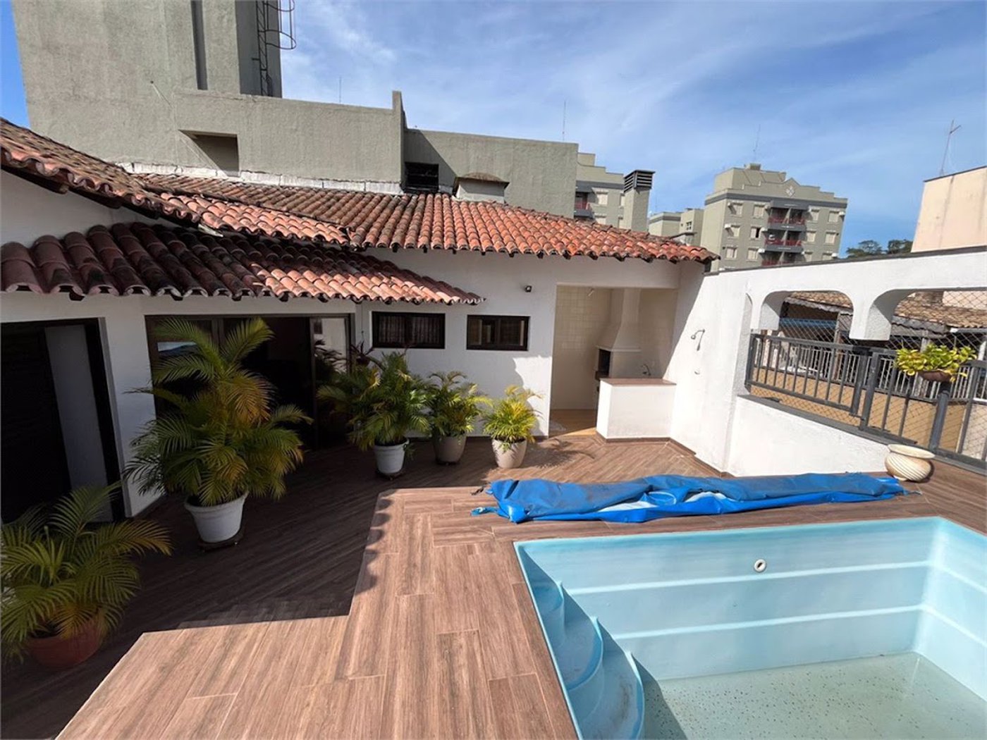 Apartamento com 4 dormitórios à venda, 259 m² por R$ 900.000,00 - Jardim Três Marias - Guarujá/SP