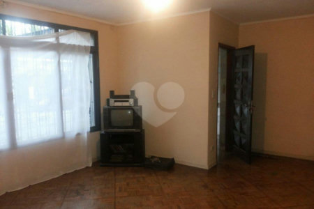Sobrado à venda com 3 quartos, sendo 1 suíte,  em Granja Julieta, São Paulo, SP
