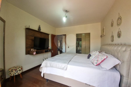Sobrado à venda com 3 quartos, sendo 1 suíte,  em Vila Trujillo, Sorocaba, SP