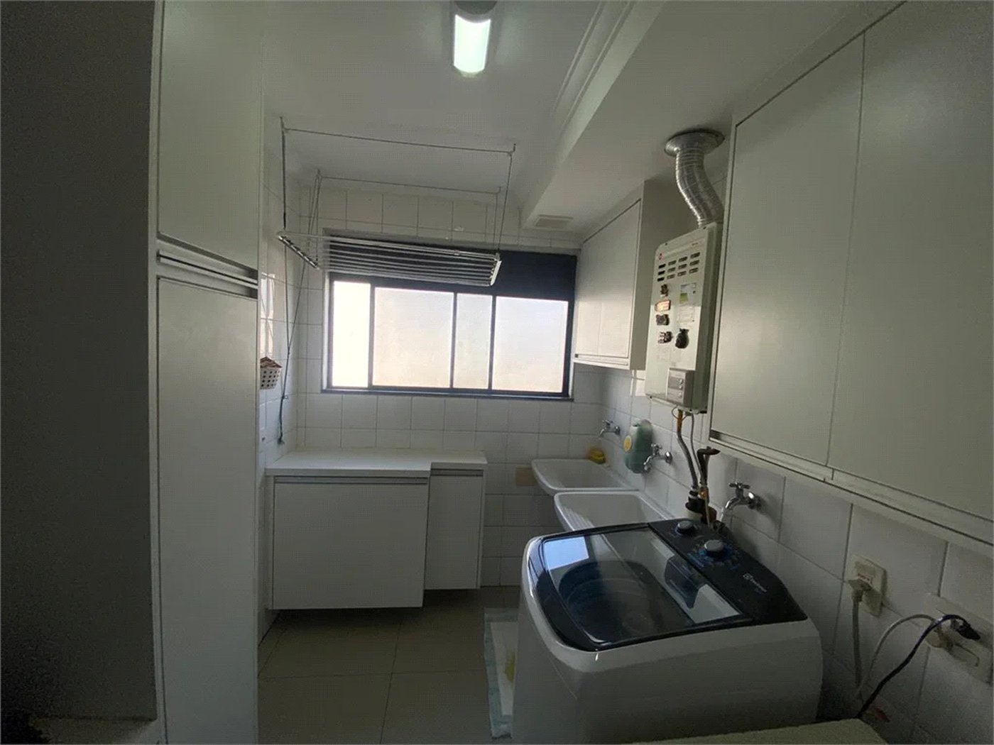 Apartamento à venda com 4 quartos, sendo 2 suítes,  em Vila Hamburguesa, São Paulo, SP