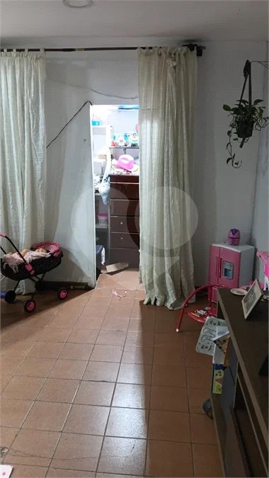 IMÓVEL COM SOBRADO + OUTRA CASA NO TERRENO, ÓTIMA PARA RENDA OU FAMÍLIA GRANDE