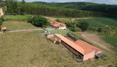 Sítio à venda com 3 quartos em Área Rural de São Miguel Arcanjo, São Miguel Arcanjo, SP