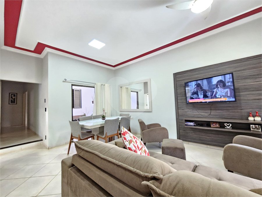 Casa à venda com 3 quartos, sendo 1 suíte,  em Jardim Jóquei Clube, Ribeirão Preto, SP