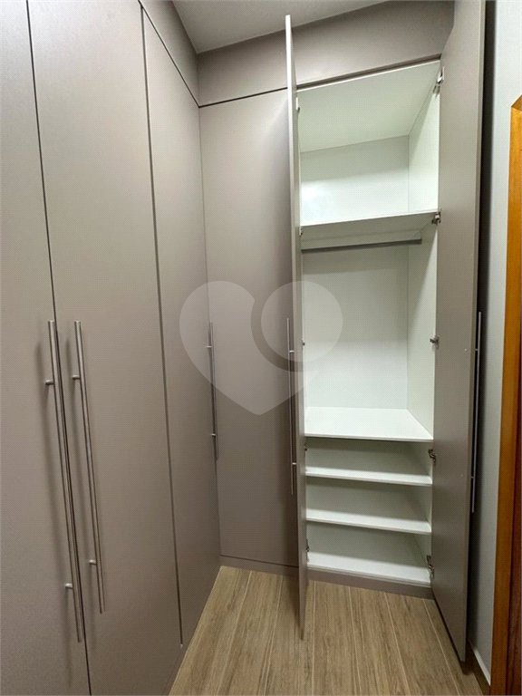Casa à venda com 3 quartos, sendo 1 suíte, no condomínio Lagos D´icaraí, Salto - SP