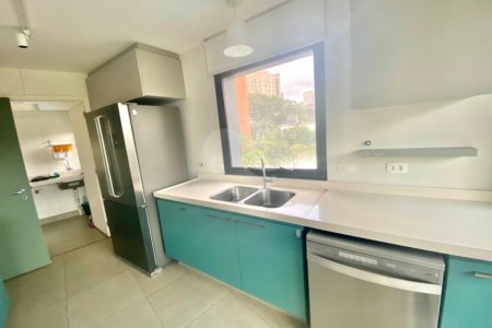 Imóvel 168m² Idea Zarvos com 3 suites, varanda na frente e na suíte, piscina, academia e 3 vagas Vila Madalena.