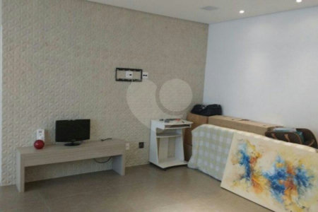 Casa Térrea à venda com 5 quartos, sendo 2 suítes, em Água Fria, São Paulo, SP