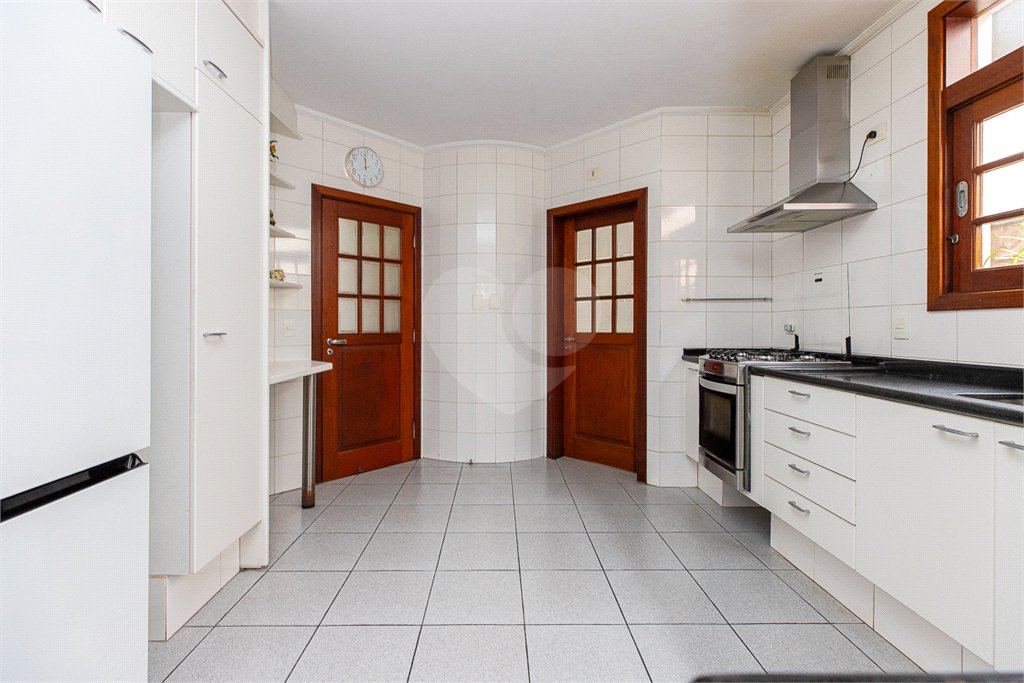 Casa à venda com 5 quartos, sendo 3 suítes,  no condomínio Residencial Morumbi, São Paulo - SP