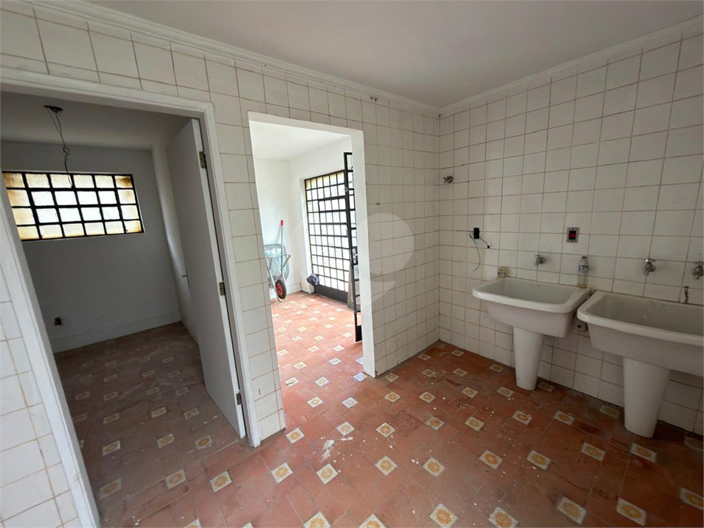 Sobrado para alugar com 6 quartos, sendo 2 suítes,  em Consolação, São Paulo, SP