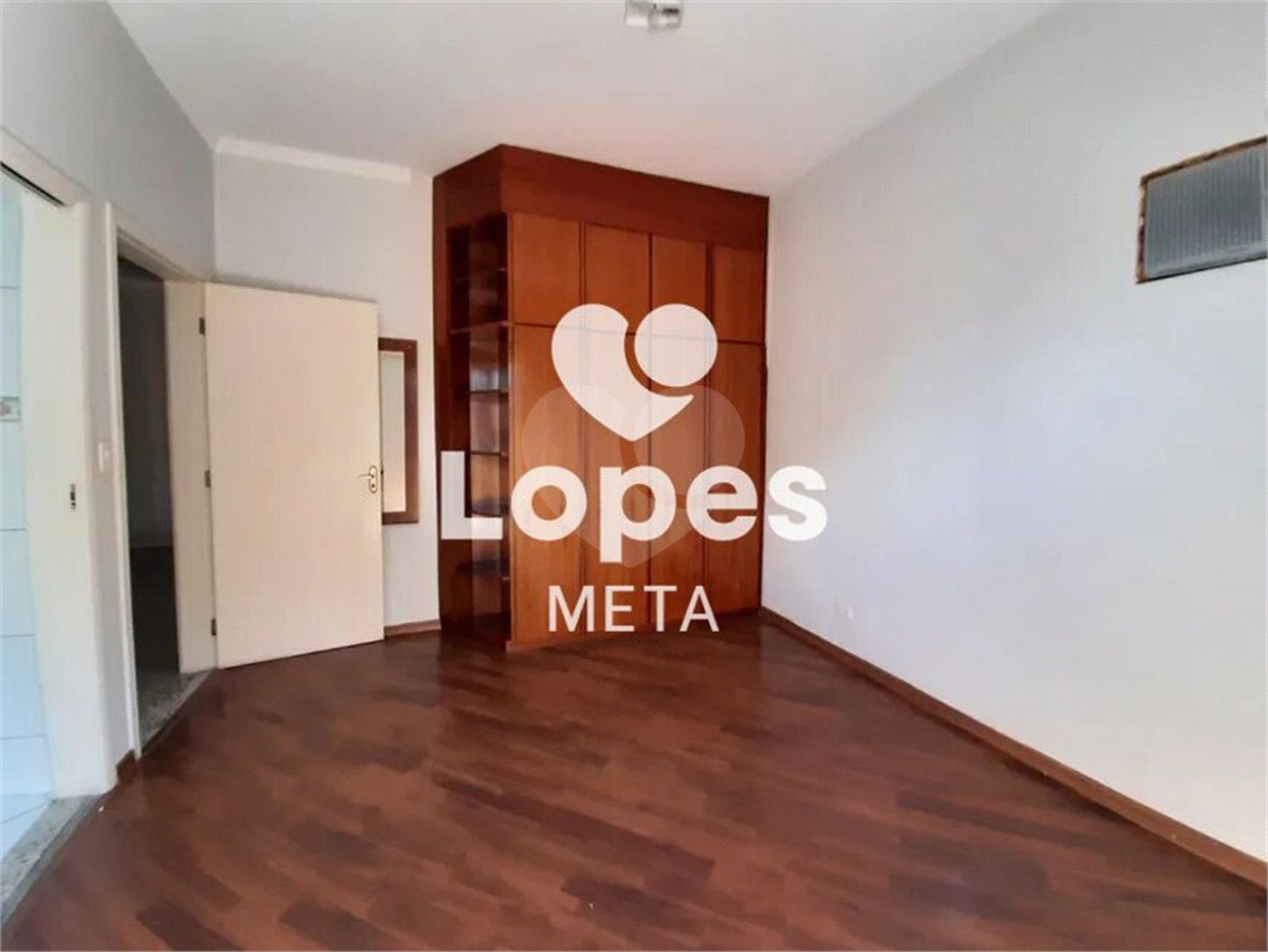 CASA A VENDA EM CONDOMINIO FECHADO, CONDOMINIO ALTOS DA SERRA 2, 4 SUITES, 2 VAGAS DE GARAGEM, SJC/S
