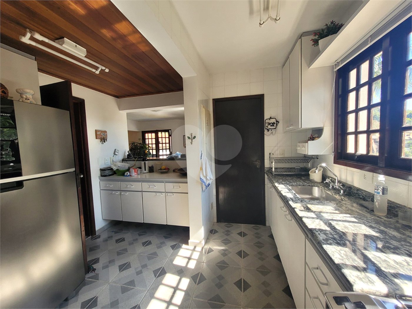 Casa à venda com 3 quartos, sendo 1 suíte, no condomínio Alpes da Cantareira, Mairiporã - SP