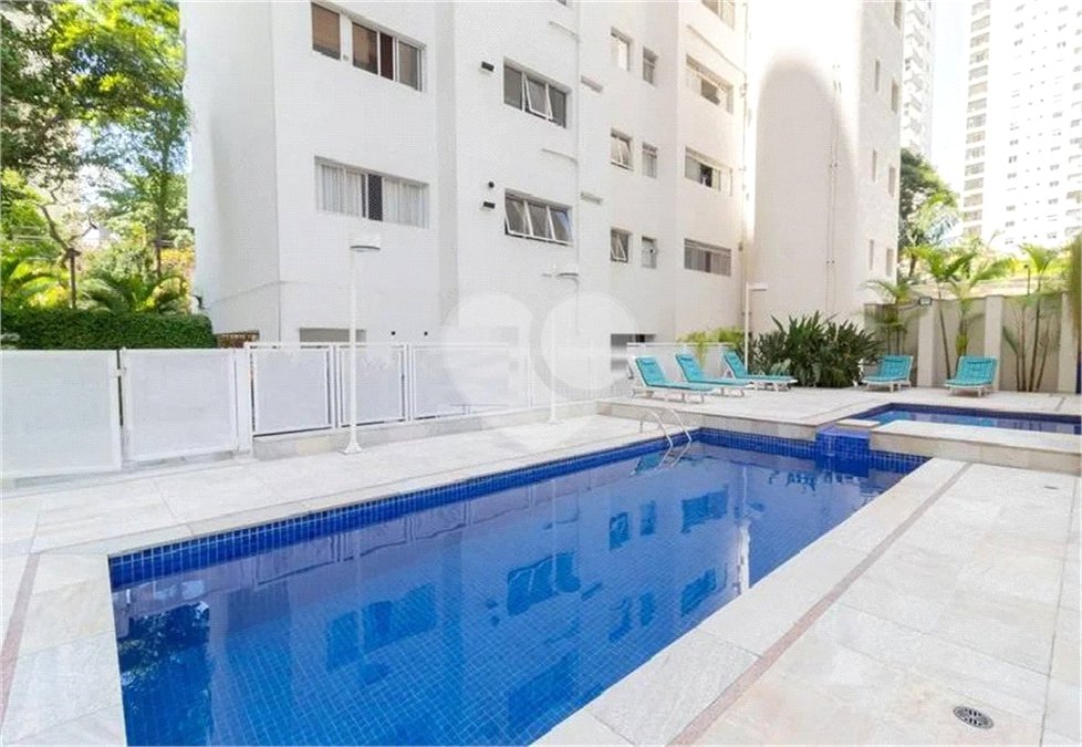 Apartamento à venda com 4 quartos, sendo 1 suíte, em Campo Belo, São Paulo, SP
