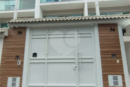 Sobrado à venda, 3 suítes, garagem, a 300 m do metrô Vila Matilde