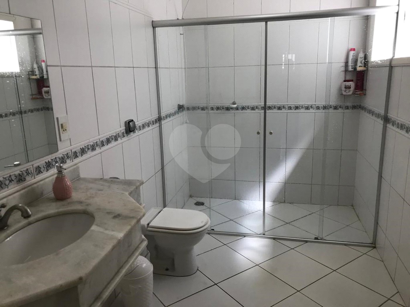Sobrado à venda com 3 quartos, sendo 1 suíte, em Jardim América, Bragança Paulista, SP