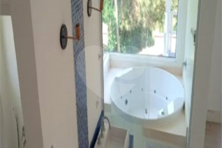 Casa à venda ou para alugar com 4 suítes no condomínio Quebec Ville Residencial, São Roque - SP
