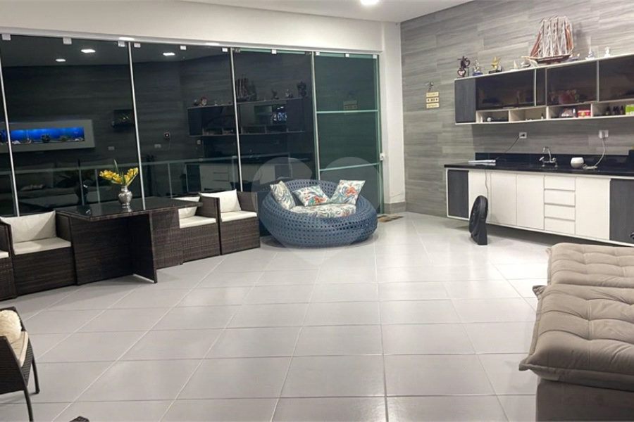 Casa à venda com 3 quartos, sendo 2 suítes, no condomínio : Conjunto Residencial Itaguaçu, São Paulo - SP