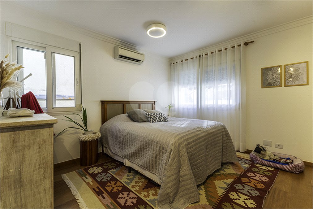 Sobrado à venda com 3 quartos, sendo 1 suíte, em Vila Ipojuca, São Paulo, SP
