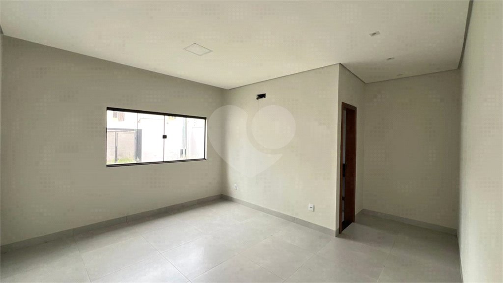 Casa Térrea à venda com 3 quartos, sendo 1 suíte, em Jardim Califórnia, Cuiabá, MT