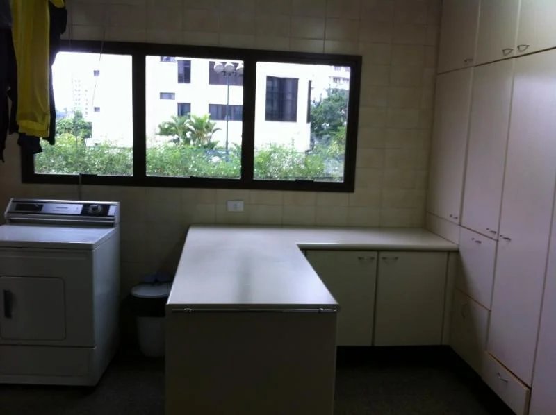 Apartamento à venda com 4 suítes em Real Parque, São Paulo, SP