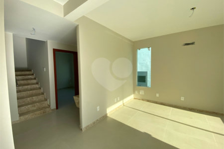 Casa à venda com 4 quartos, sendo 3 suítes, em Orla Norte, Porto Seguro, BA