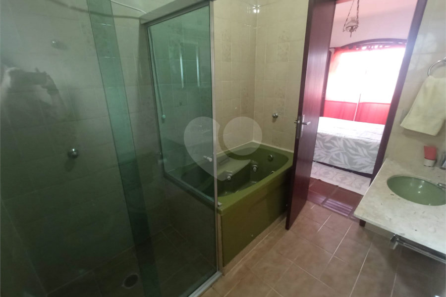 Casa à venda com 4 quartos, sendo 1 suíte, no condomínio Alpes da Cantareira, Mairiporã - SP