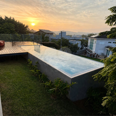 Casa à venda com 4 quartos, sendo 3 suítes,  no condomínio Terras de Santa Teresa, Itupeva - SP