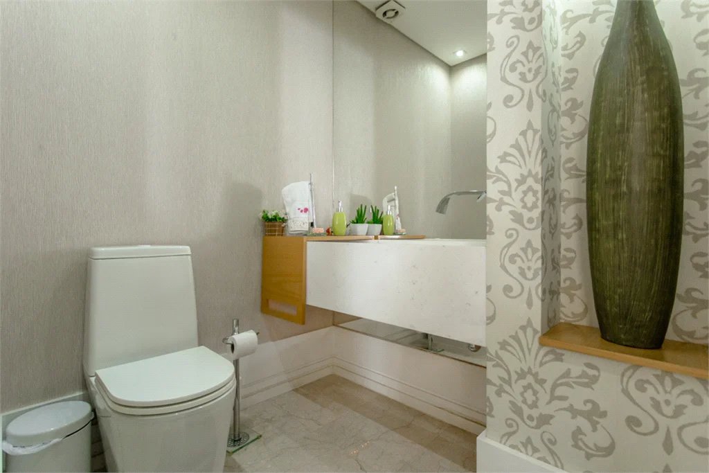 Apartamento à venda com 4 suítes em Vila Suzana, São Paulo, SP