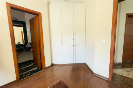 Casa à venda com 4 quartos, sendo 3 suítes,  no condomínio Village Vert, Sorocaba - SP