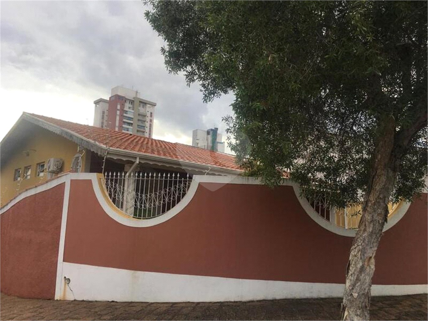 Casa à venda com 5 quartos, sendo 3 suítes, em Vila Almeida, Indaiatuba, SP