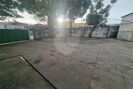 Galpão Comercial para Locação no Jardim do Trevo em Campinas com 276 m² de Área Construída e Amplo Terreno