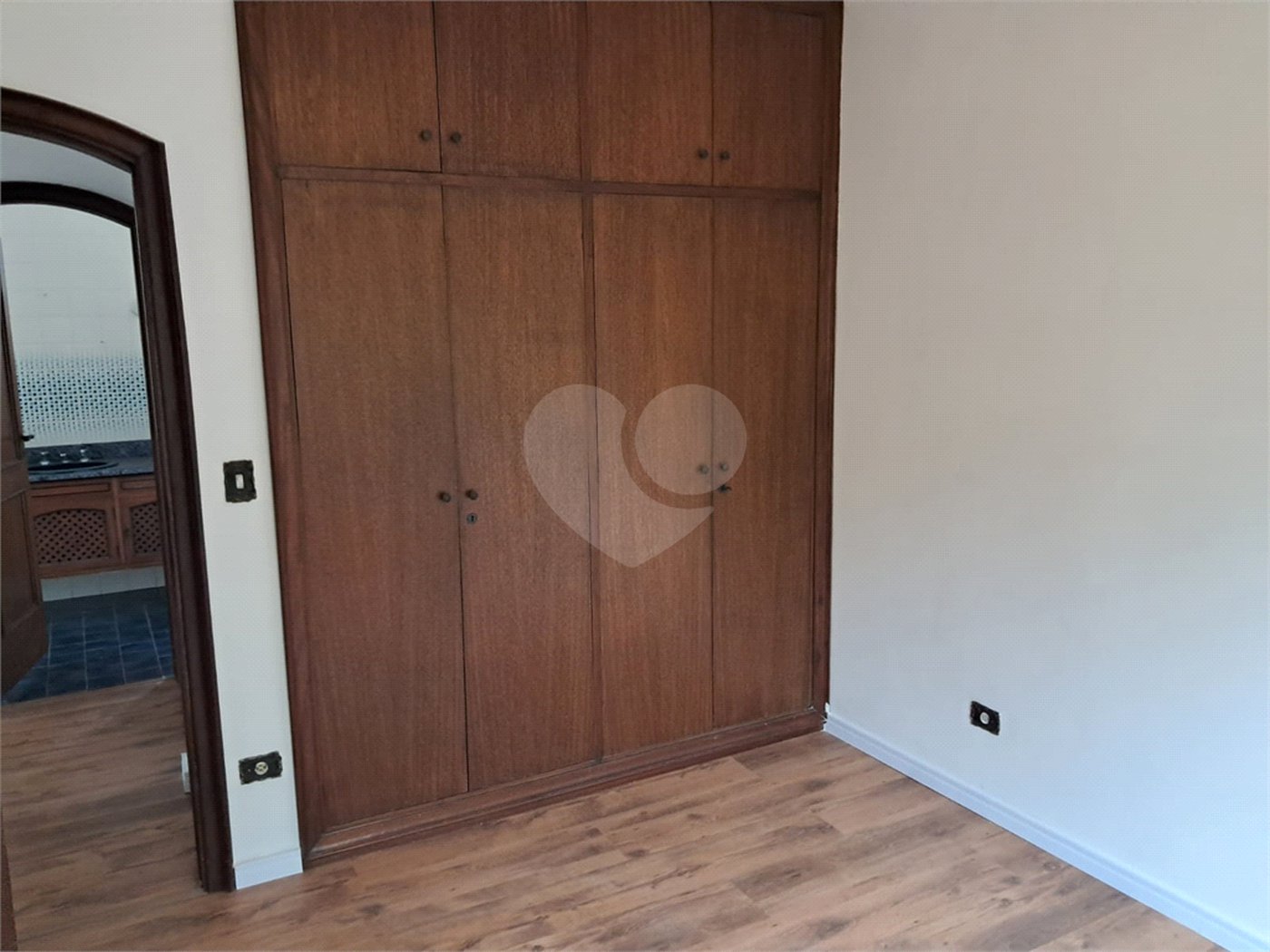Sobrado à venda com 4 quartos, sendo 2 suítes, em Granja Julieta, São Paulo, SP