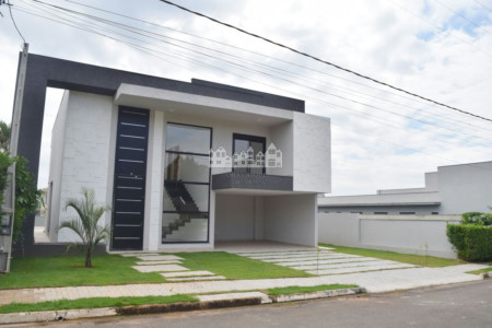 Casa à venda com 4 suítes no condomínio Shambala 2, Atibaia - SP
