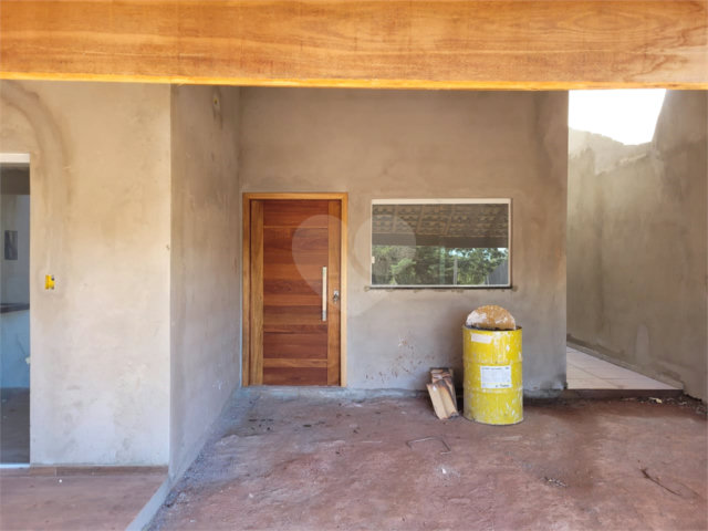 Casa à venda com 3 quartos, sendo 1 suíte,  no condomínio Vale dos Gansos, Mairiporã - SP