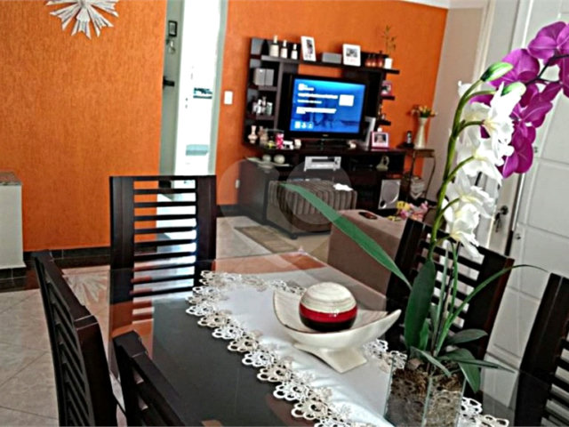 Casa à venda com 3 quartos, sendo 1 suíte,  no condomínio Residencial Água Fria, São Paulo - SP